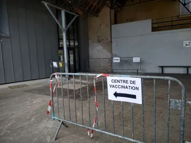 Vaccination : 69 % des 12-17 ans ont reçu leur première injection...